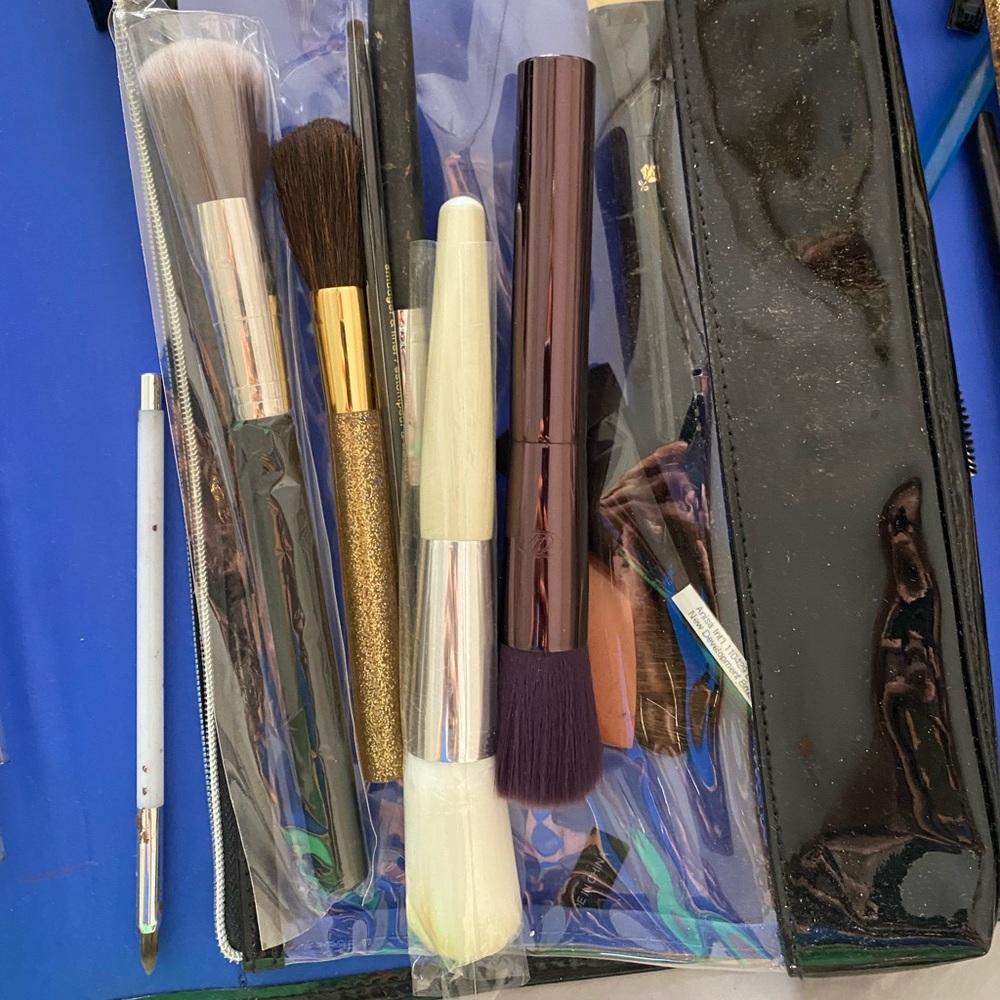 Makeup brushes